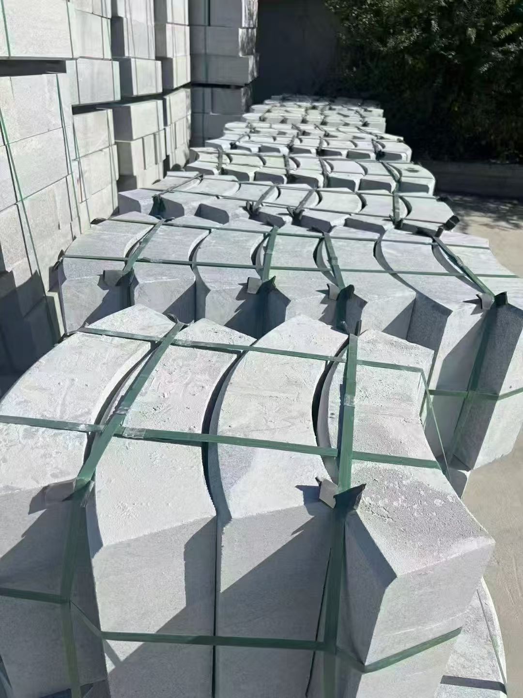 绍兴 芝麻灰弧形路沿石