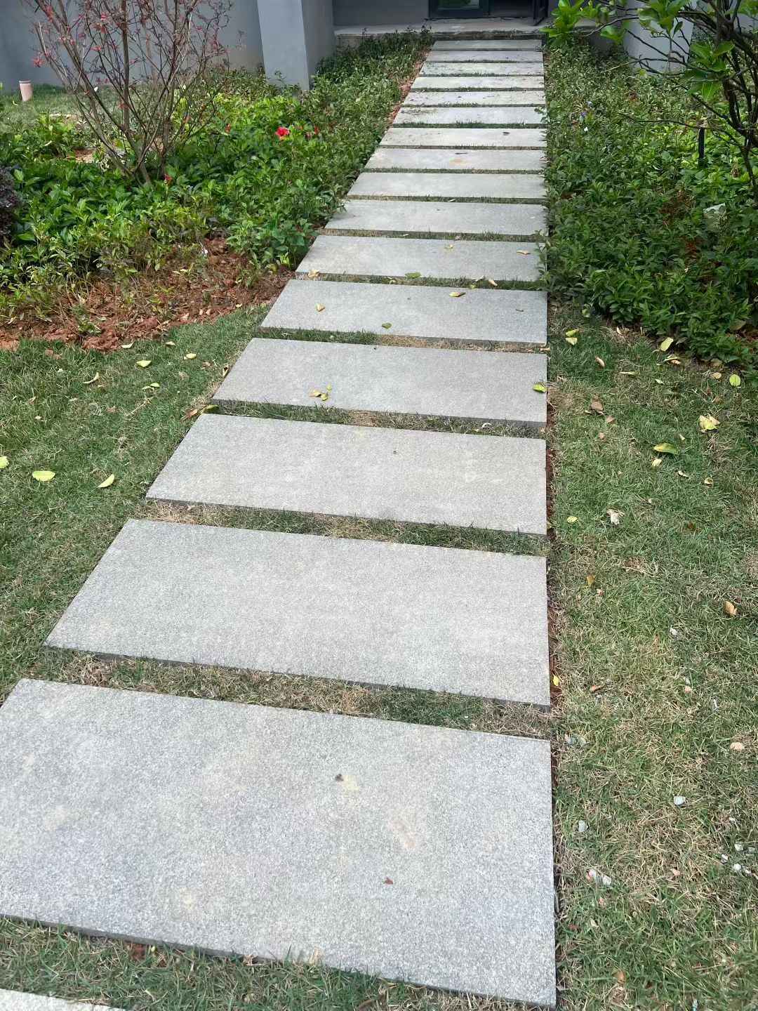 绍兴 芝麻黑小区踏步、汀步石铺装效果