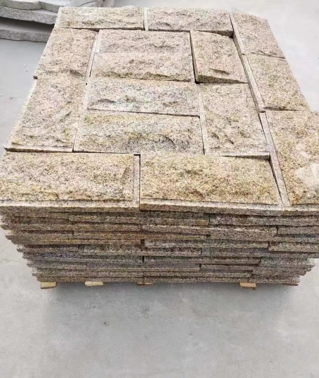 绍兴黄锈石蘑菇石